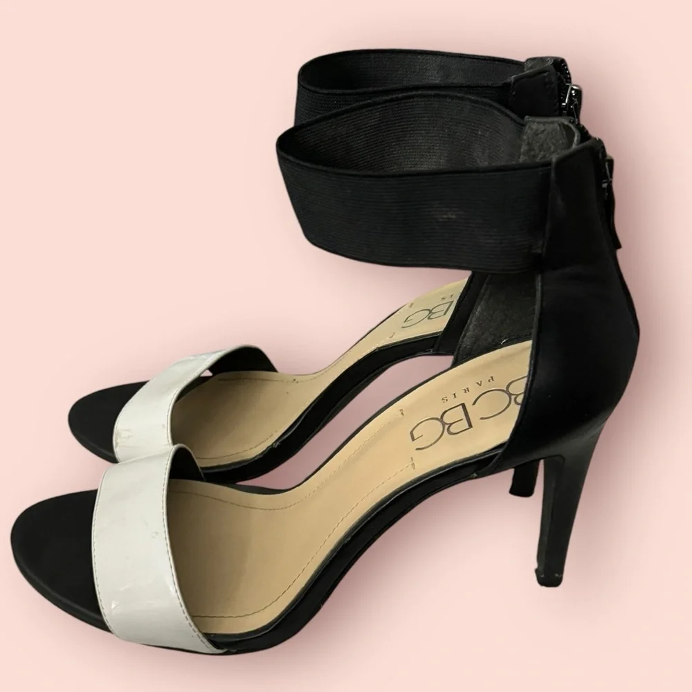 BCBG Black & White Ankle Strap Stiletto Sandals Size 9M